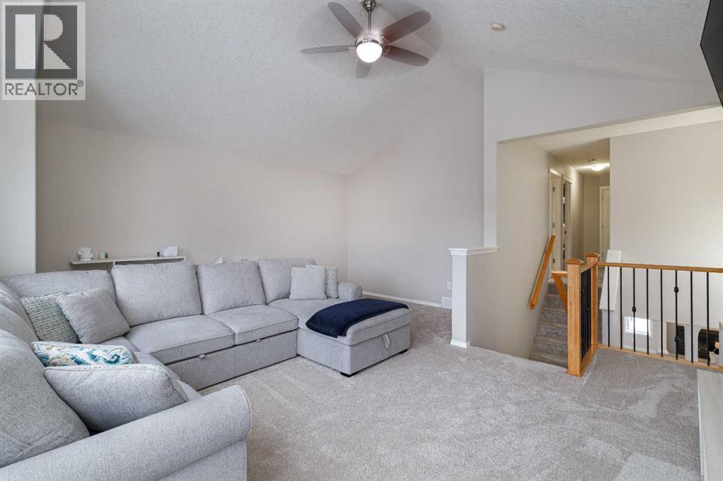 86 Cougarstone Court Sw, Calgary, Alberta  T3H 5R3 - Photo 17 - A2295836