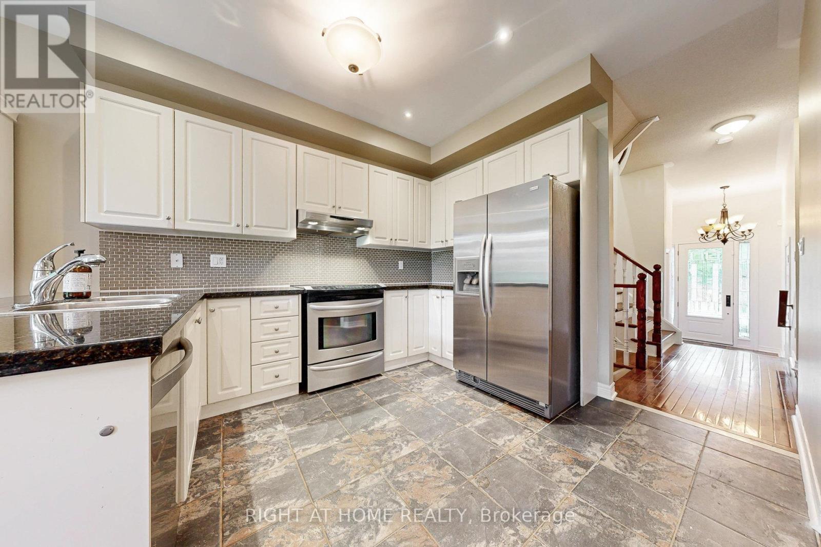 41 - 280 Paradelle Drive, Richmond Hill, Ontario  L4E 0E1 - Photo 7 - N12922048