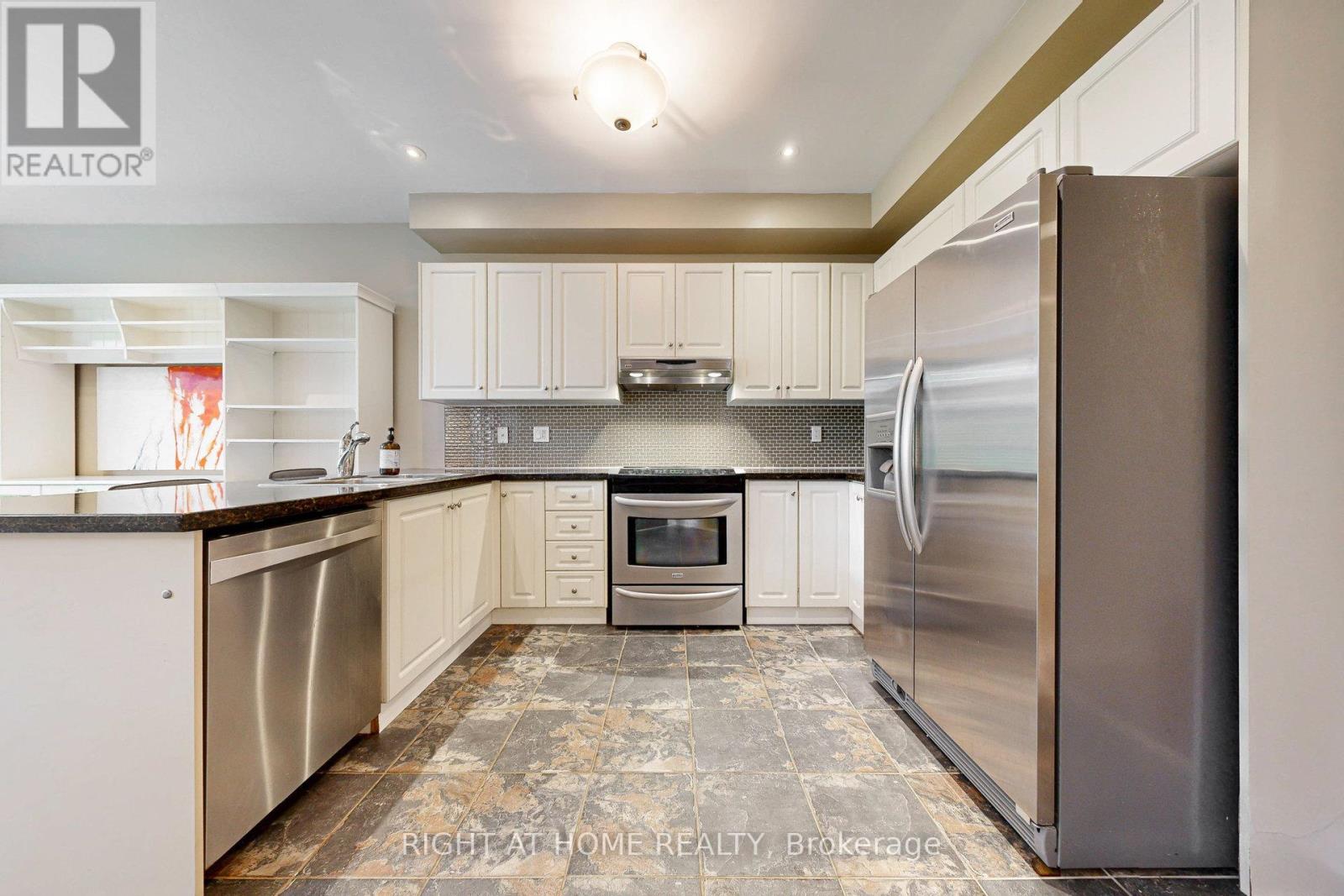 41 - 280 Paradelle Drive, Richmond Hill, Ontario  L4E 0E1 - Photo 8 - N12922048