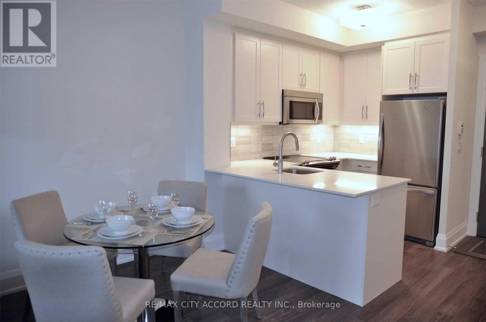 128 - 1 Old Mill Drive, Toronto (High Park-Swansea), Ontario  M6S 0A1 - Photo 10 - W12922054