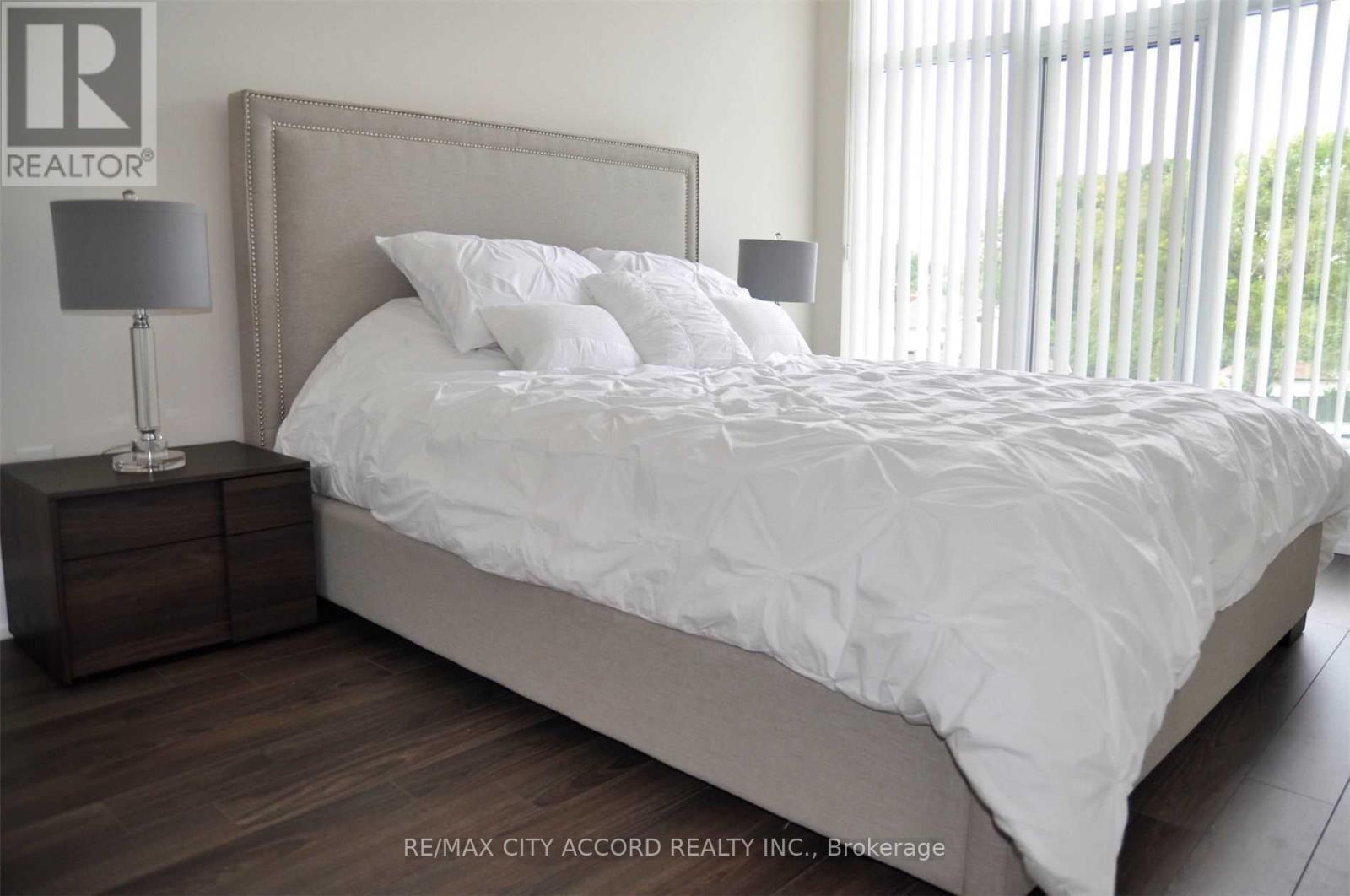 128 - 1 Old Mill Drive, Toronto (High Park-Swansea), Ontario  M6S 0A1 - Photo 9 - W12922054