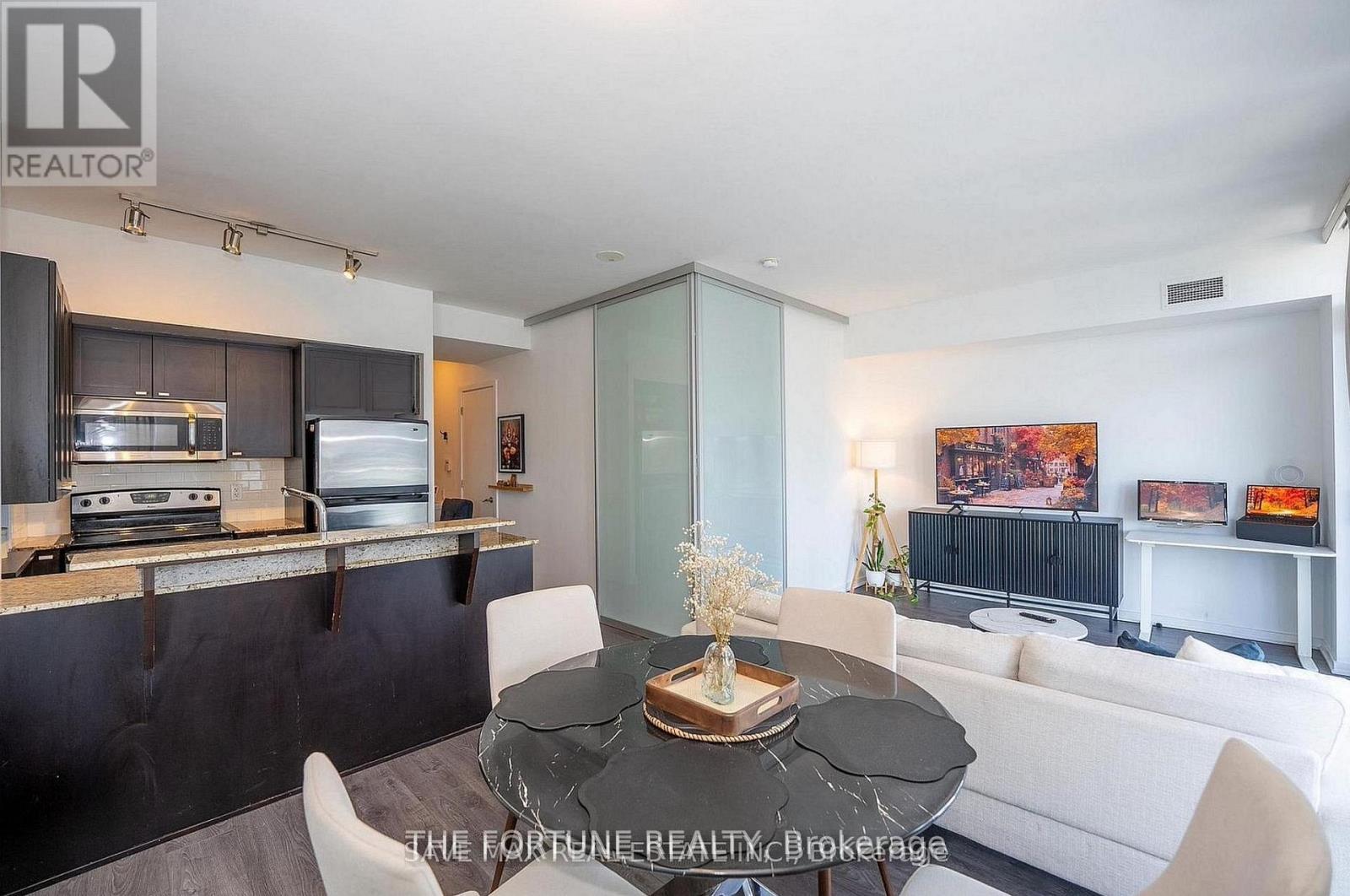 1712 - 103 The Queensway, Toronto, Ontario  M6S 5B3 - Photo 10 - W12922078