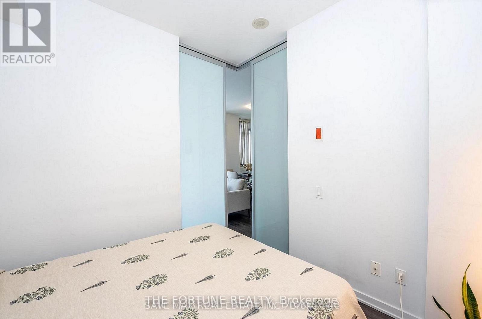 1712 - 103 The Queensway, Toronto, Ontario  M6S 5B3 - Photo 19 - W12922078