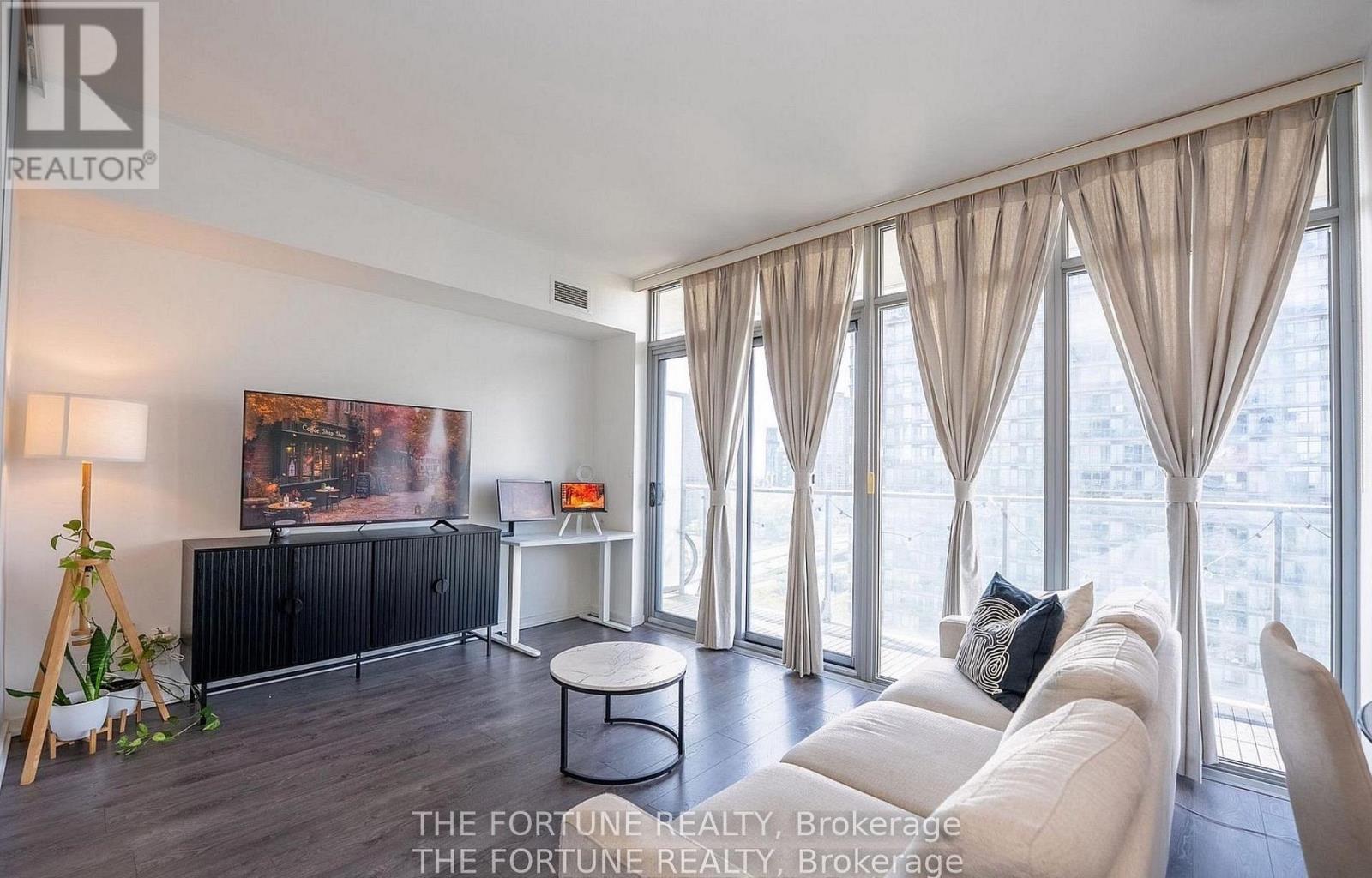 1712 - 103 The Queensway, Toronto, Ontario  M6S 5B3 - Photo 6 - W12922078