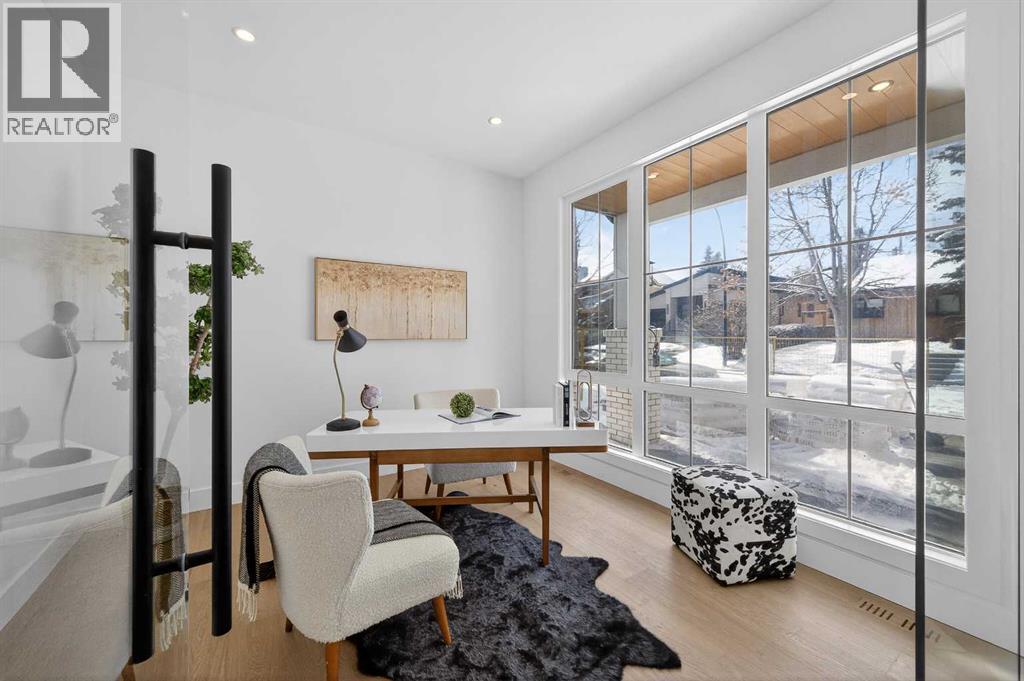 3112 Leduc Crescent Sw, Calgary, Alberta  T3E 5W9 - Photo 4 - A2293555