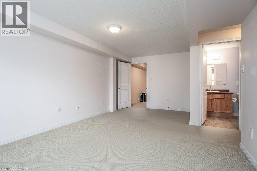 900 Doon Village Road Unit# 3, Kitchener, Ontario  N2P 1A4 - Photo 39 - 40813293