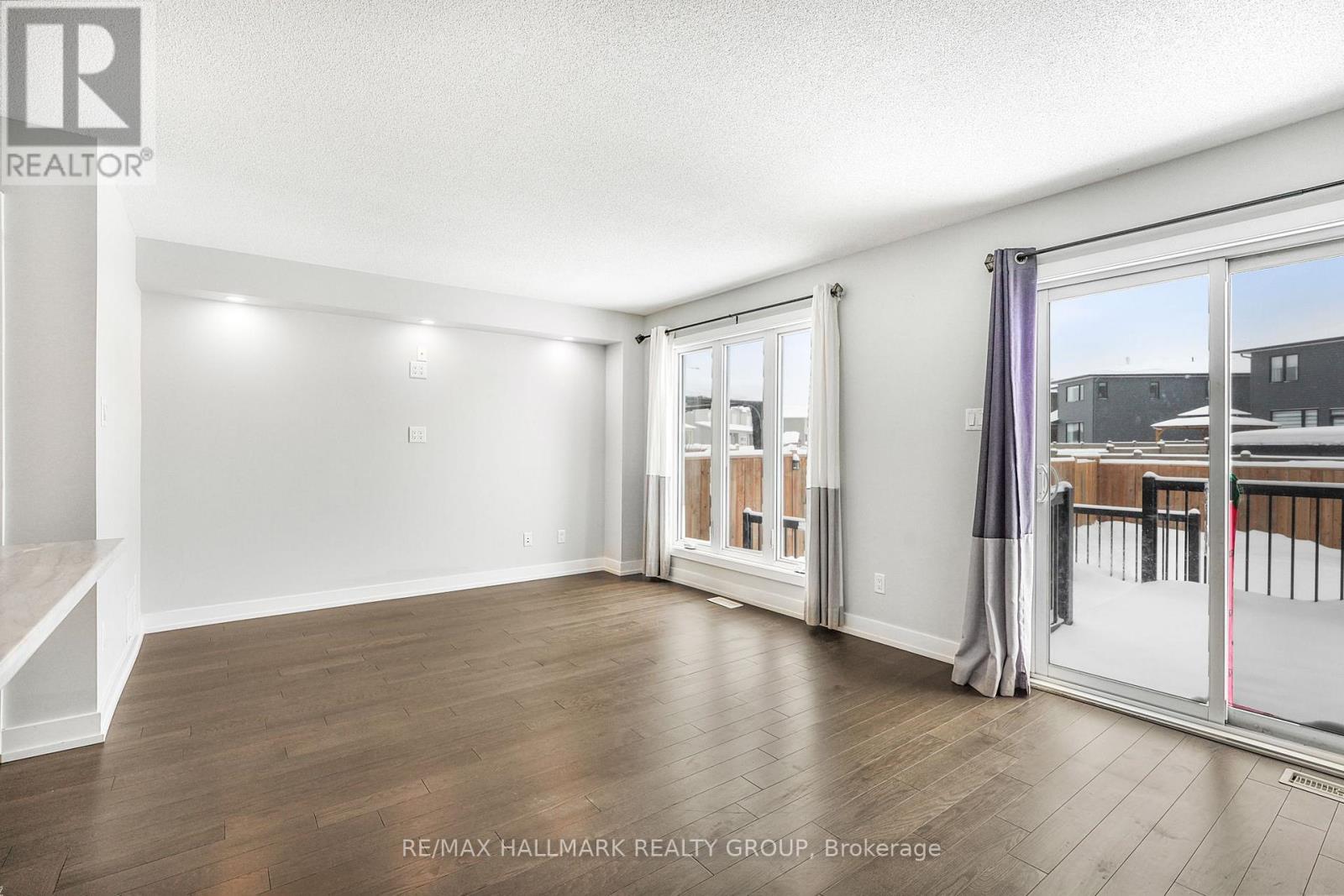 877 Platinum Street, Clarence-Rockland, Ontario  K4K 0H9 - Photo 12 - X12922116