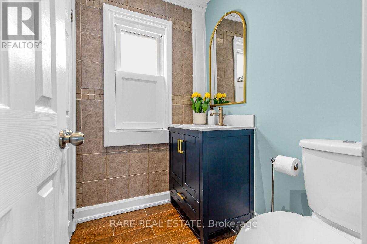 18 Earlscourt Avenue, Toronto, Ontario  M6E 4A6 - Photo 24 - W12920350