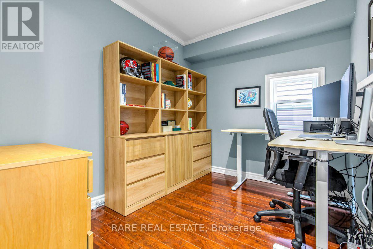 18 Earlscourt Avenue, Toronto, Ontario  M6E 4A6 - Photo 27 - W12920350