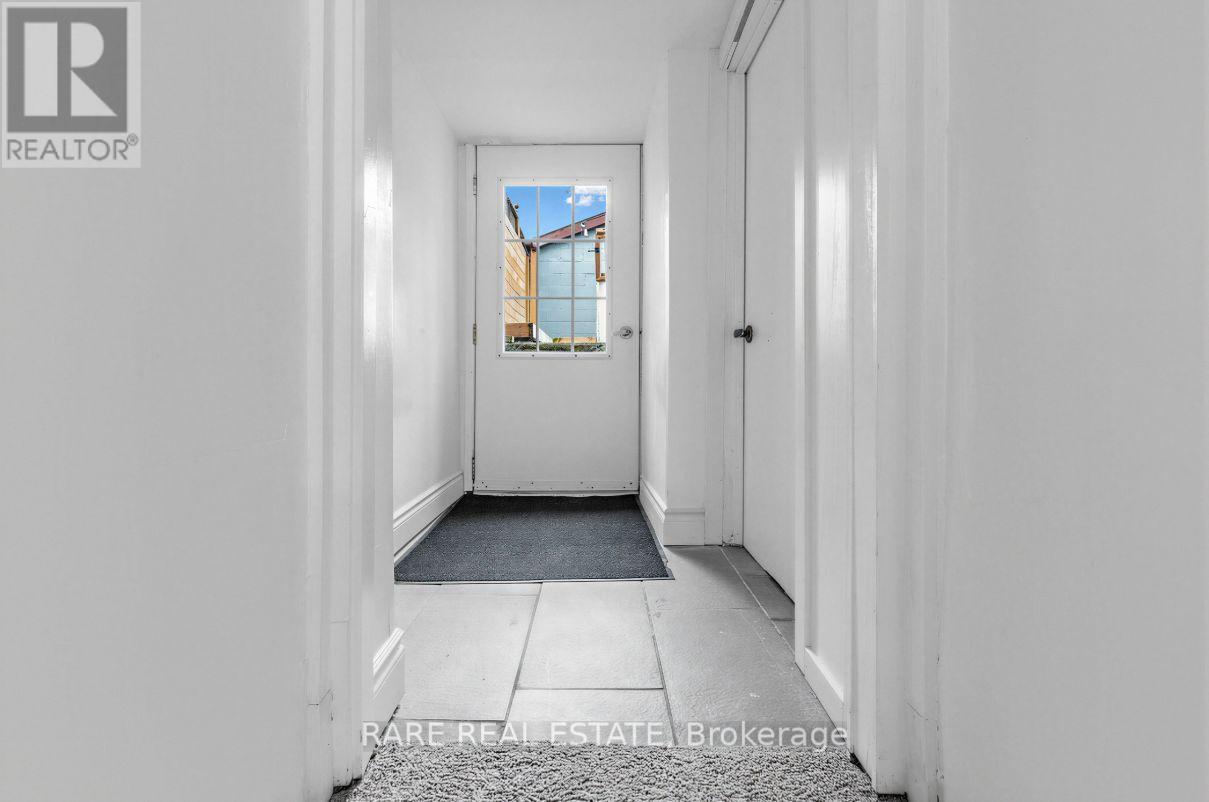 18 Earlscourt Avenue, Toronto, Ontario  M6E 4A6 - Photo 18 - W12920350