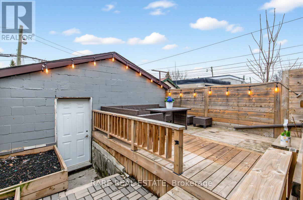 18 Earlscourt Avenue, Toronto, Ontario  M6E 4A6 - Photo 34 - W12920350