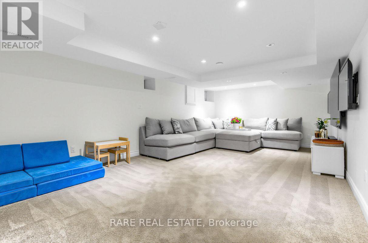 18 Earlscourt Avenue, Toronto, Ontario  M6E 4A6 - Photo 41 - W12920350