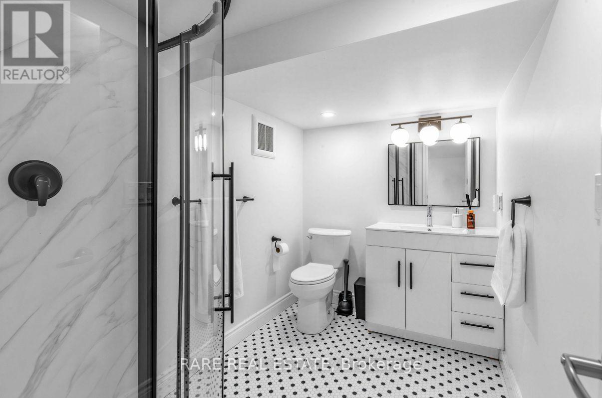 18 Earlscourt Avenue, Toronto, Ontario  M6E 4A6 - Photo 38 - W12920350