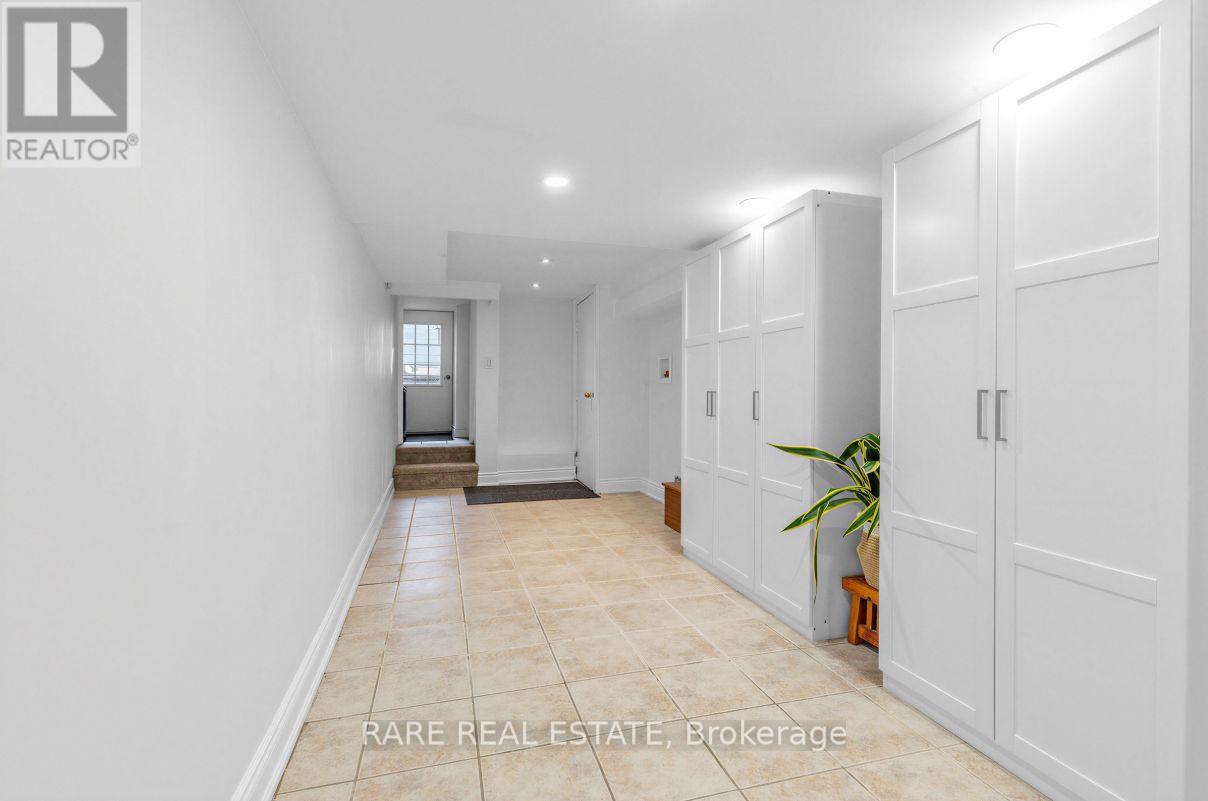 18 Earlscourt Avenue, Toronto, Ontario  M6E 4A6 - Photo 39 - W12920350