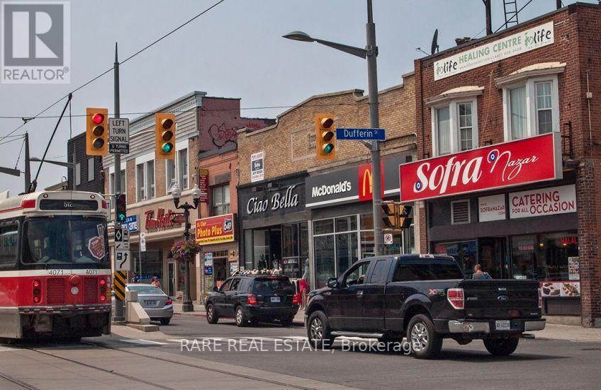 18 Earlscourt Avenue, Toronto, Ontario  M6E 4A6 - Photo 46 - W12920350