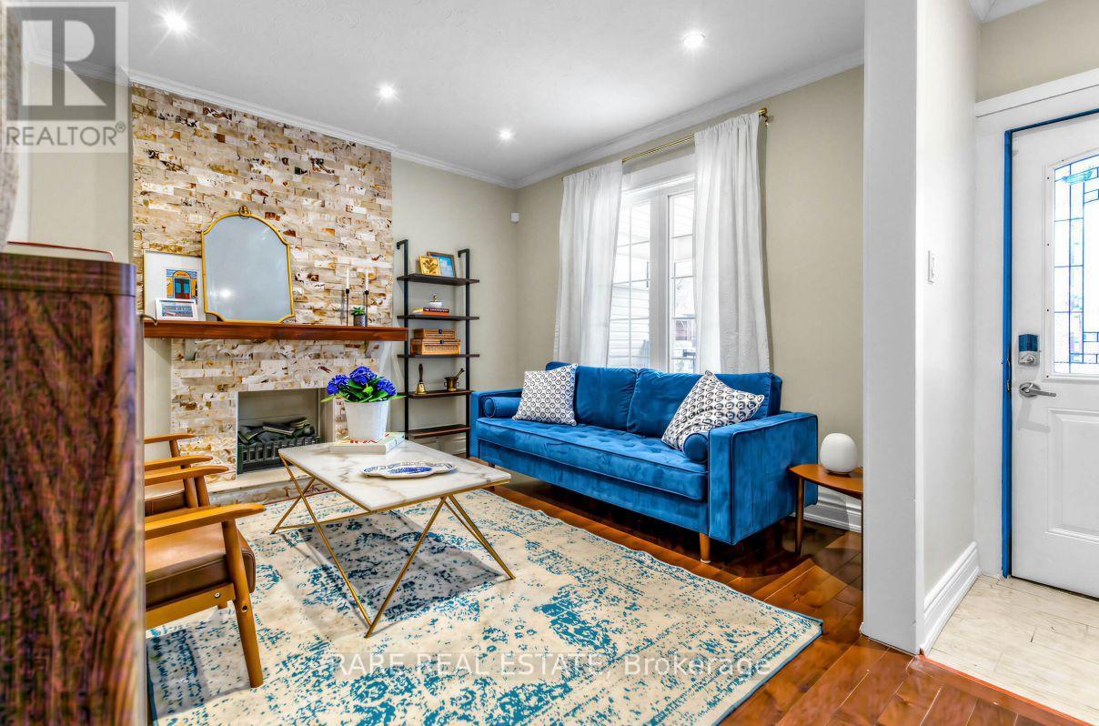 18 Earlscourt Avenue, Toronto, Ontario  M6E 4A6 - Photo 5 - W12920350