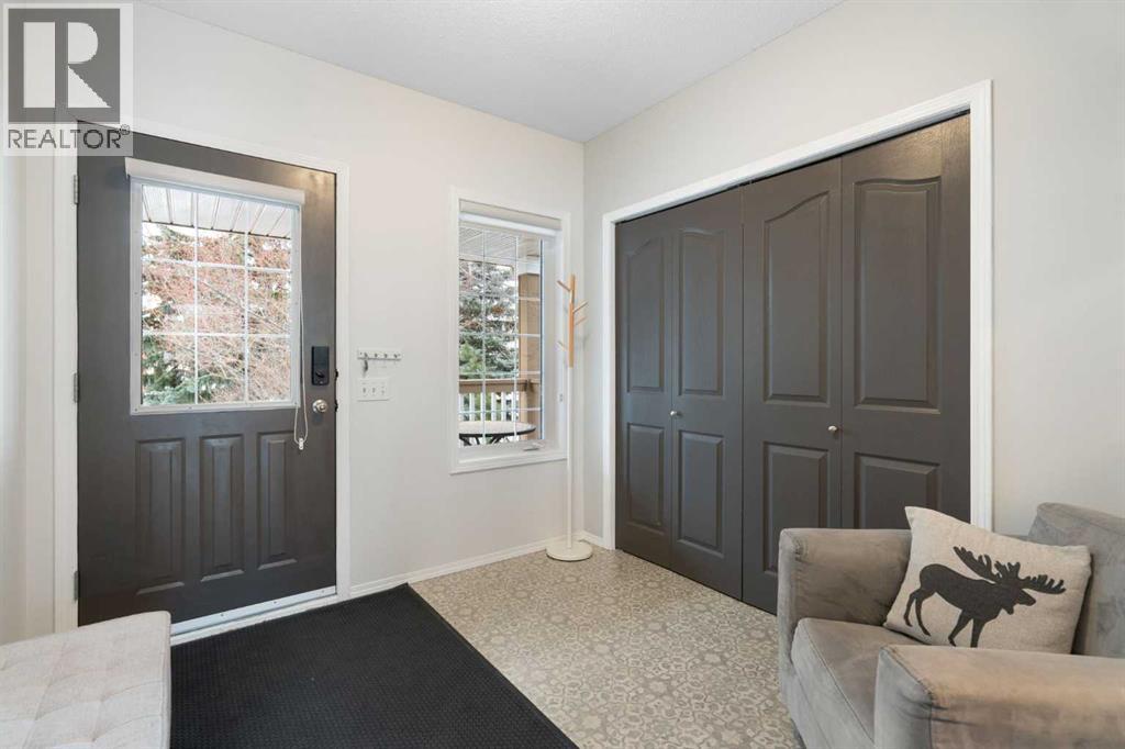 18 West Terrace Drive, Cochrane, Alberta  T4C 1R4 - Photo 4 - A2294386