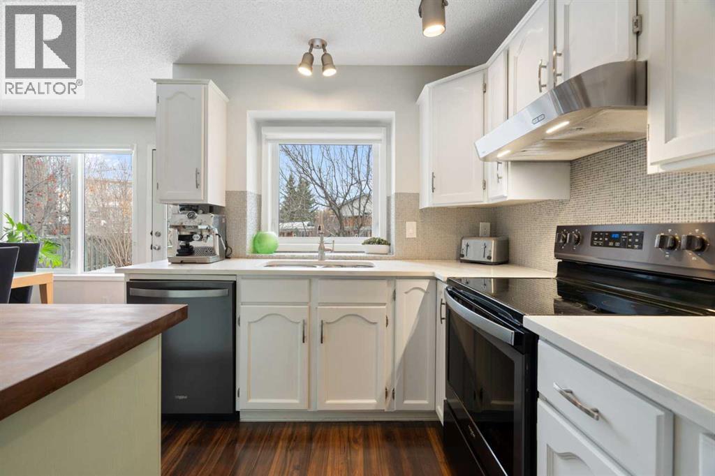 18 West Terrace Drive, Cochrane, Alberta  T4C 1R4 - Photo 11 - A2294386