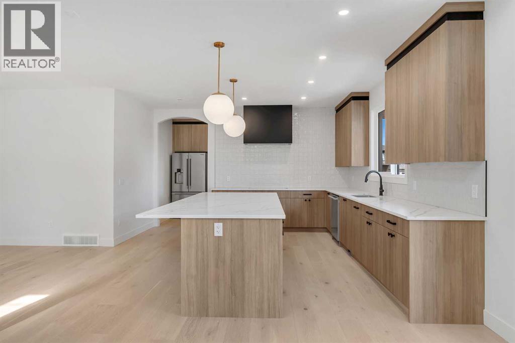 51 North Bridges Garden, Langdon, Alberta  T0J 1X3 - Photo 10 - A2296104