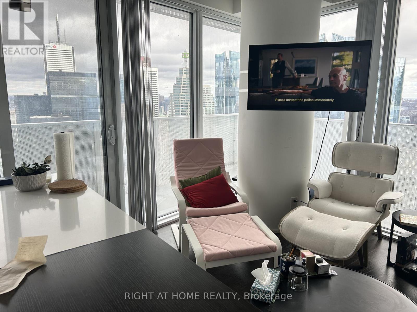 6404 - 100 Harbour Street, Toronto (Waterfront Communities), Ontario  M5J 0B5 - Photo 9 - C12922100