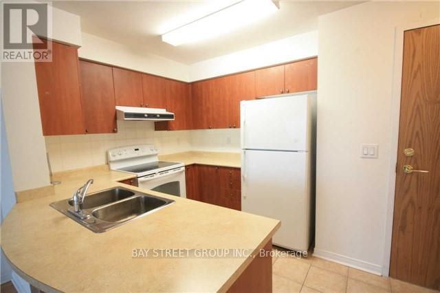 2011 - 5508 Yonge Street, Toronto (Willowdale West), Ontario  M2N 5S2 - Photo 3 - C12922118