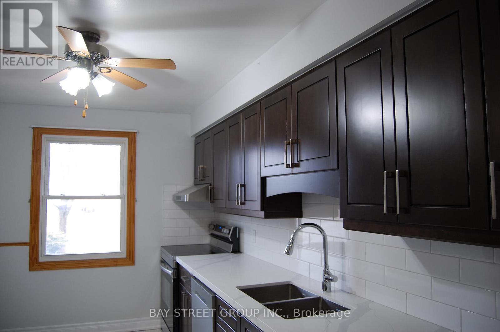 1122 Central Park Boulevard N, Oshawa, Ontario  L1G 7G8 - Photo 3 - E12922112