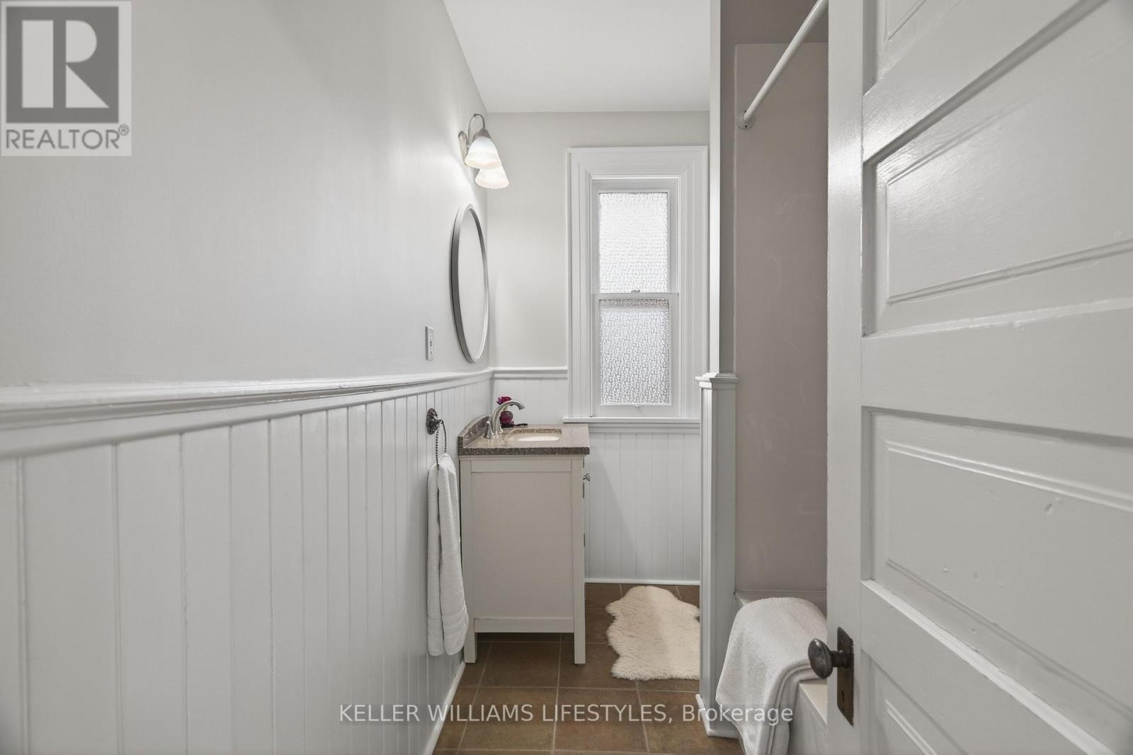 Photo 26 of 48 for 169 Ridout Street S