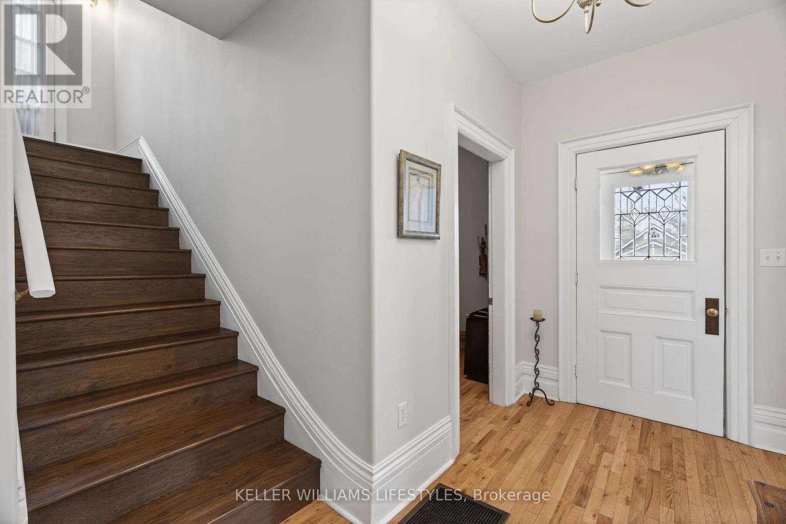 Photo 5 of 48 for 169 Ridout Street S