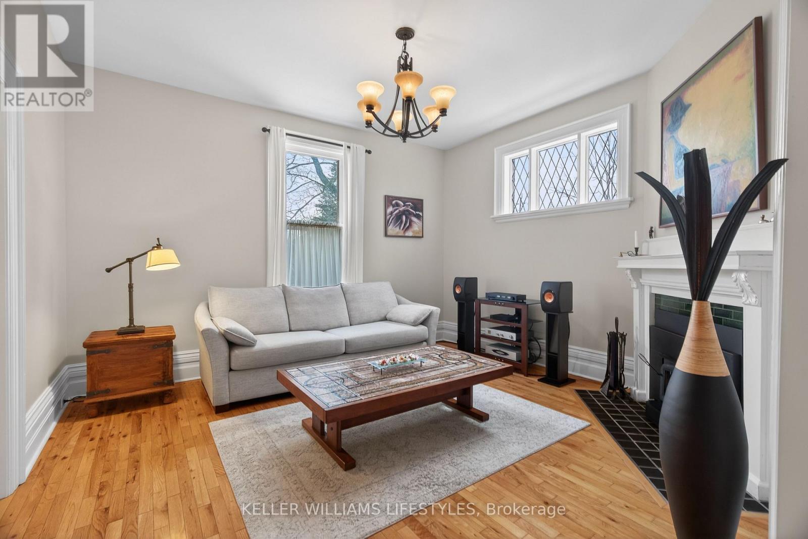 Photo 8 of 48 for 169 Ridout Street S