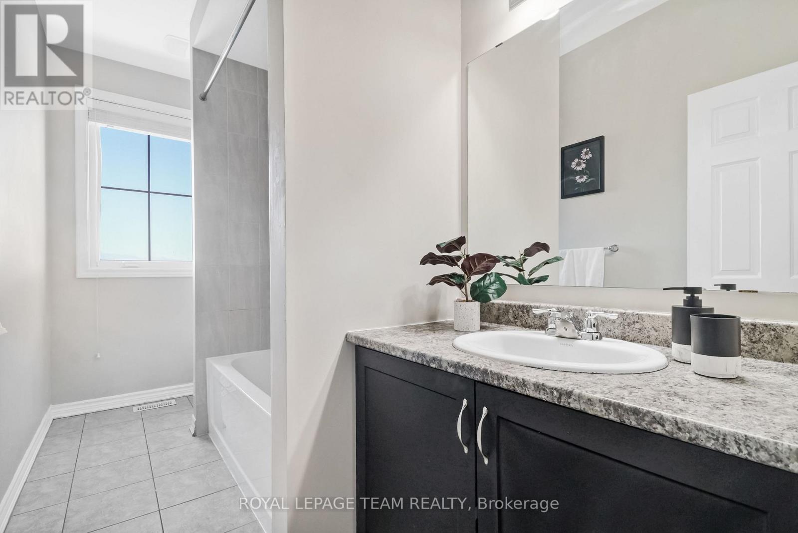 335 Rue Des Soldats Riendeau Street, Ottawa, Ontario  K2J 6H4 - Photo 24 - X12921336