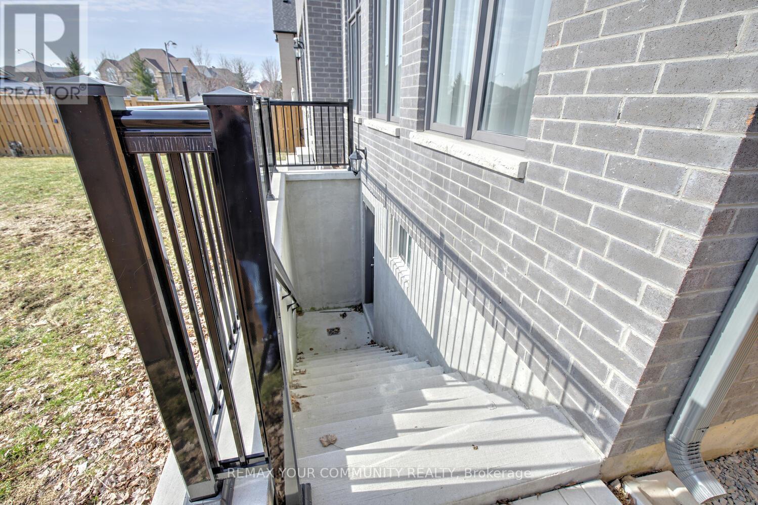 9 Casavant Court, Vaughan, Ontario  L6A 5A5 - Photo 47 - N12912198