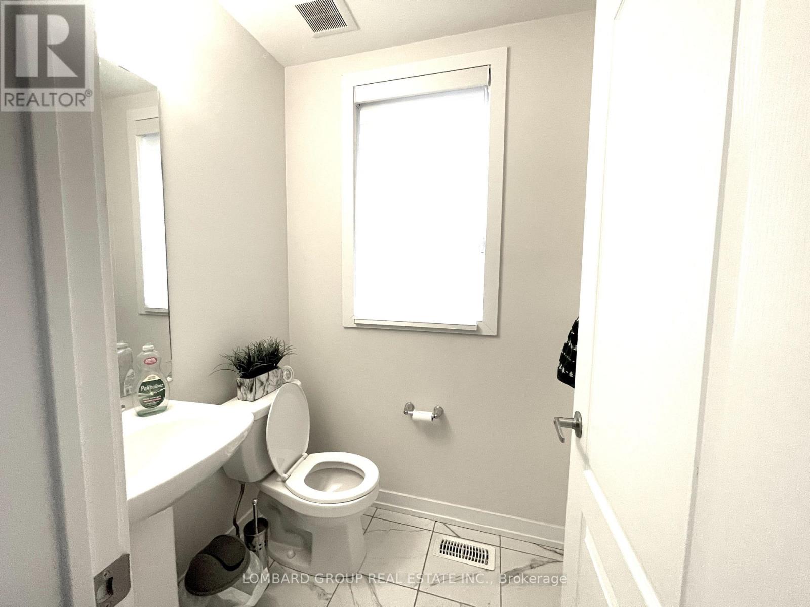 142 Lilac Circle, Haldimand, Ontario  N3W 0H7 - Photo 4 - X12922108