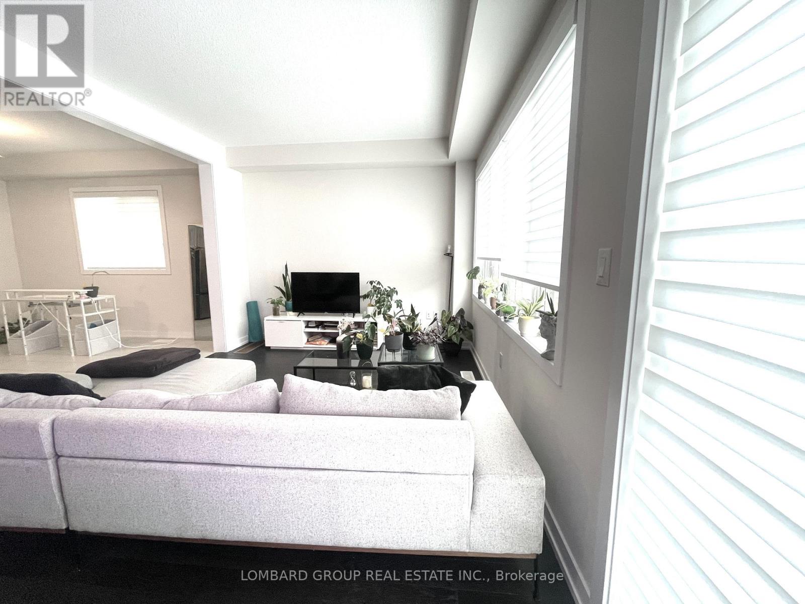 142 Lilac Circle, Haldimand, Ontario  N3W 0H7 - Photo 8 - X12922108