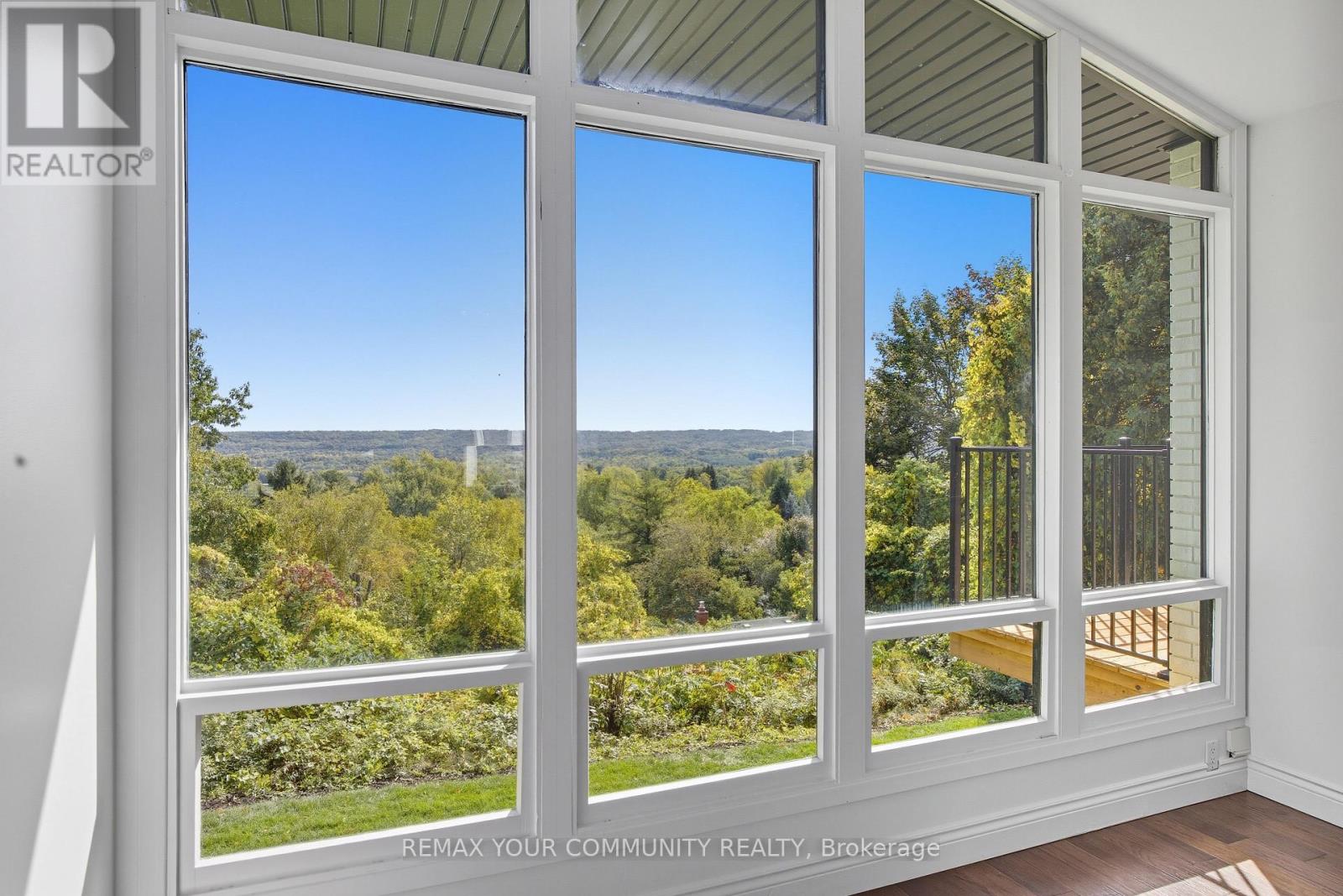 50 Oak Avenue, Hamilton, Ontario  L9H 4Y9 - Photo 2 - X12922124