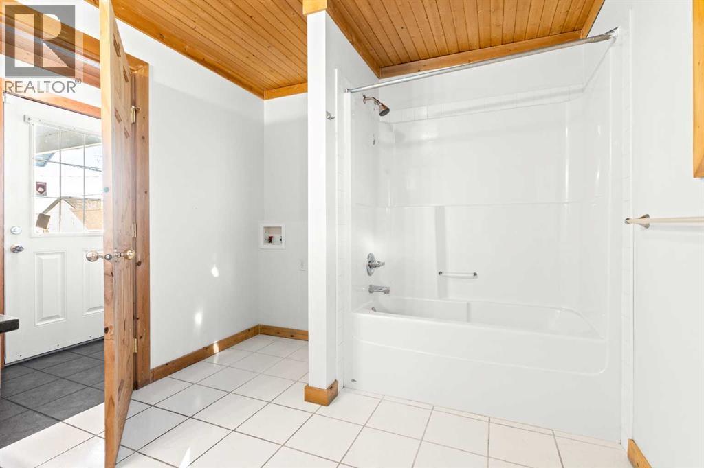 2018 24 Avenue, Didsbury, Alberta  T0M 0W0 - Photo 22 - A2282500