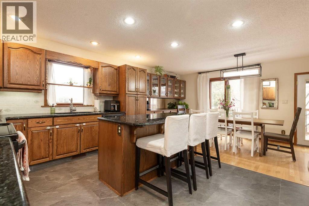 2208 27 Avenue S, Lethbridge, Alberta  T1K 6K4 - Photo 11 - A2295029