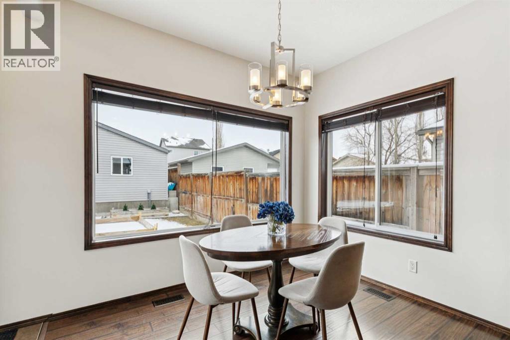 69 Elgin Meadows Manor Se, Calgary, Alberta  T2Z 0S1 - Photo 10 - A2294695