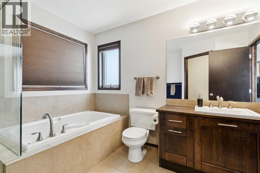 69 Elgin Meadows Manor Se, Calgary, Alberta  T2Z 0S1 - Photo 21 - A2294695