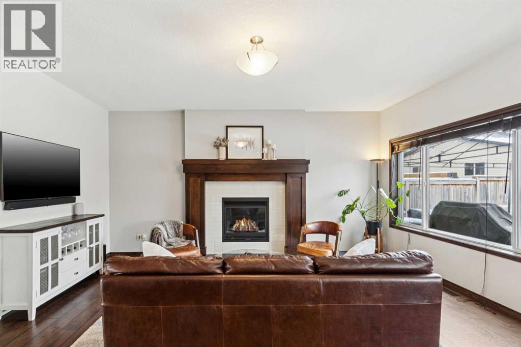 69 Elgin Meadows Manor Se, Calgary, Alberta  T2Z 0S1 - Photo 4 - A2294695