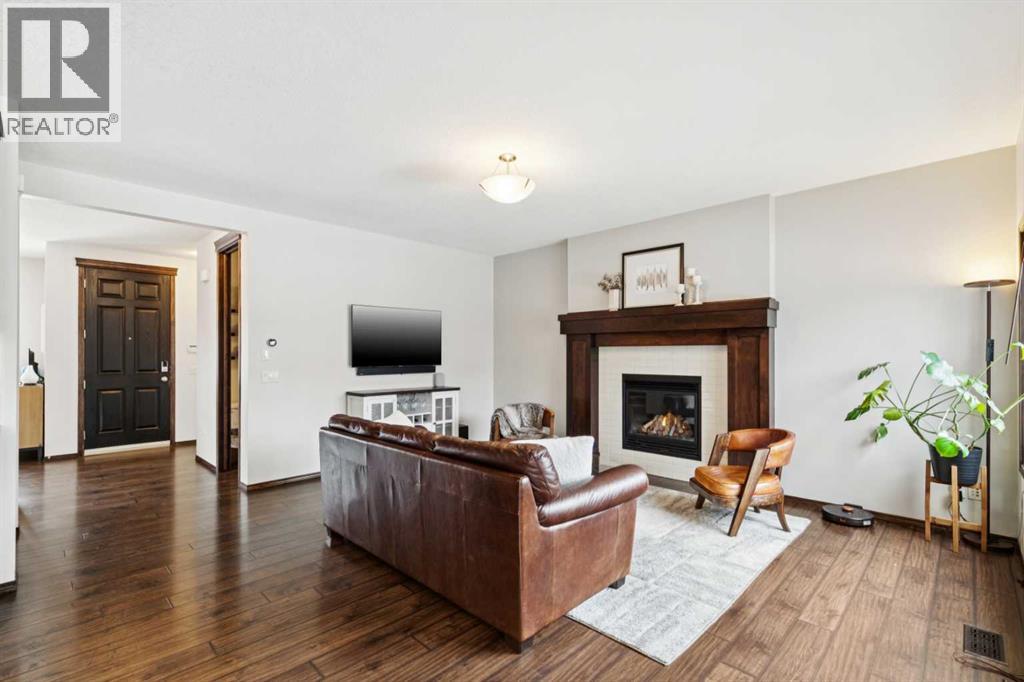 69 Elgin Meadows Manor Se, Calgary, Alberta  T2Z 0S1 - Photo 5 - A2294695