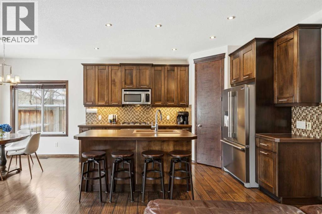 69 Elgin Meadows Manor Se, Calgary, Alberta  T2Z 0S1 - Photo 6 - A2294695