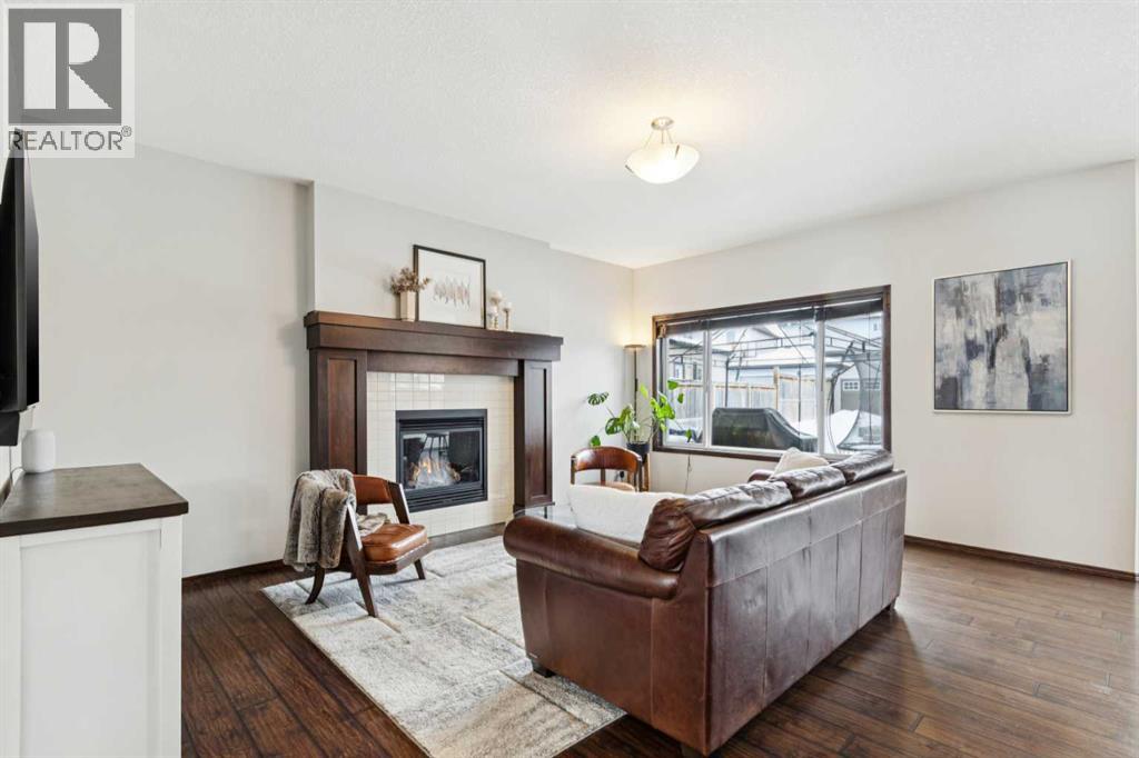 69 Elgin Meadows Manor Se, Calgary, Alberta  T2Z 0S1 - Photo 3 - A2294695