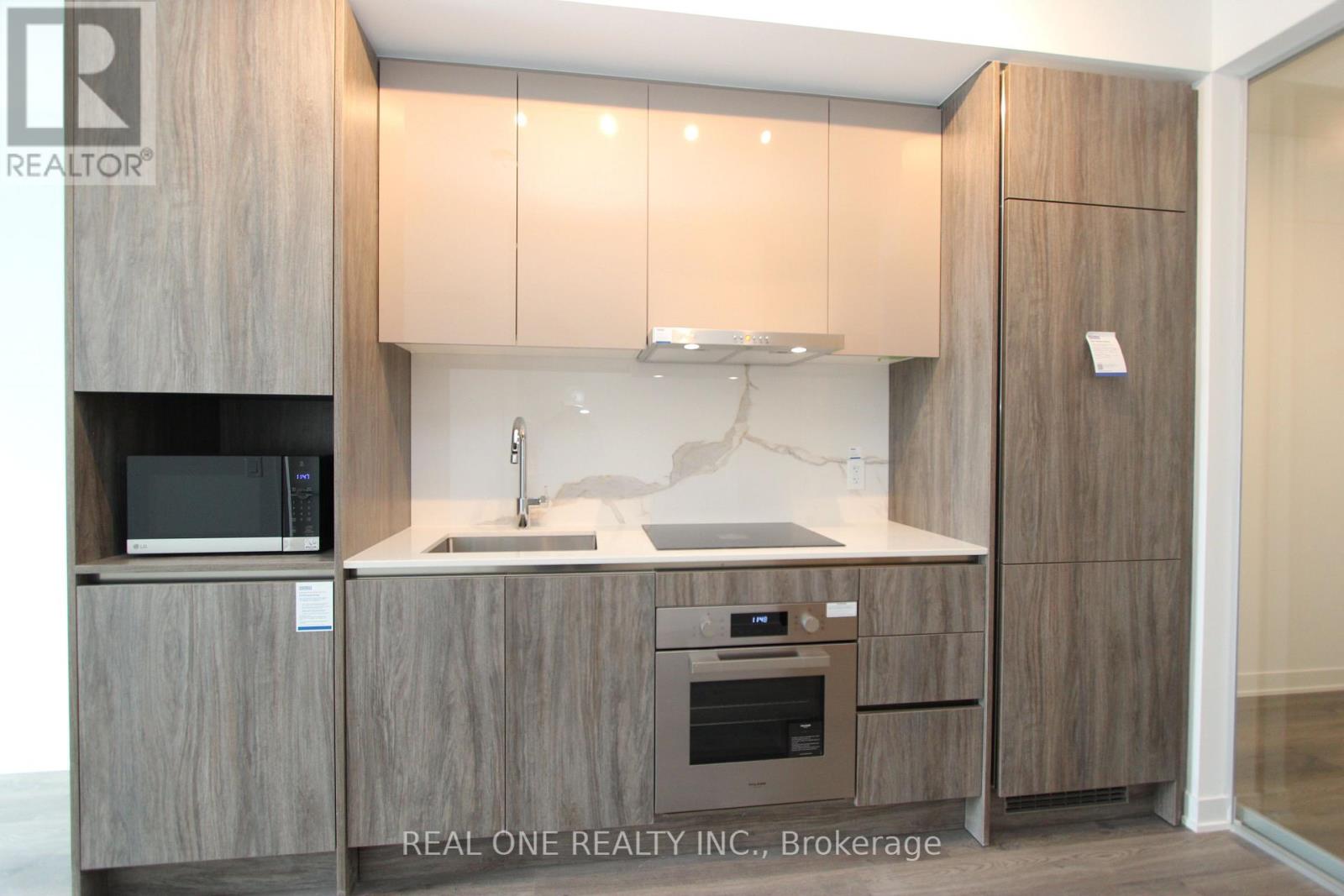 3307 - 180 Front Street E, Toronto, Ontario  M5A 0A9 - Photo 3 - C12922142