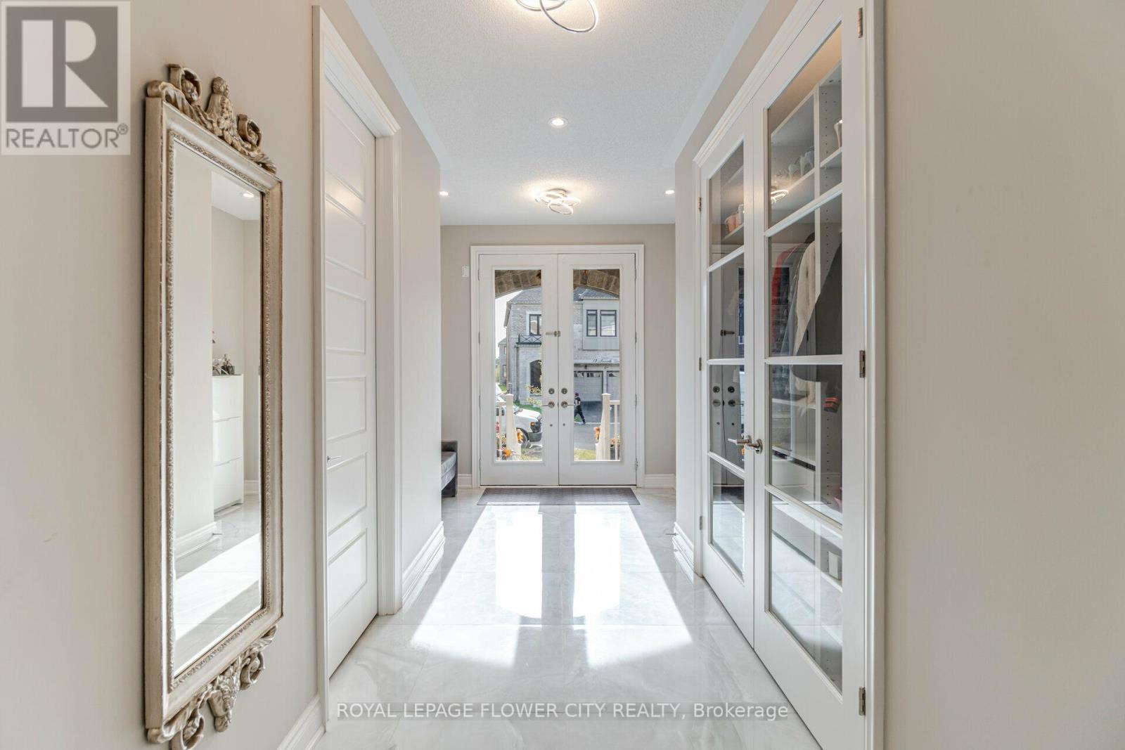 8 Ixworth Circle, Brampton, Ontario  L6Y 6J8 - Photo 6 - W12920998