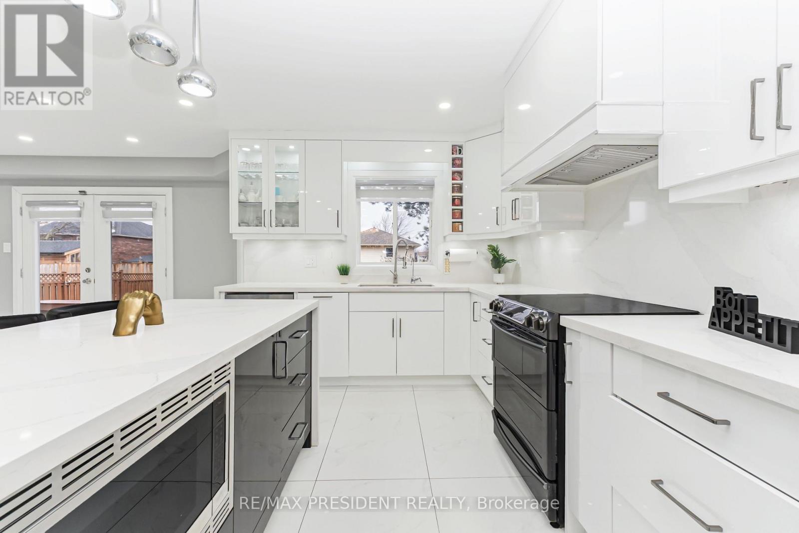 212 Wedgewood Drive, Cambridge, Ontario  N1S 4P8 - Photo 22 - X12922144