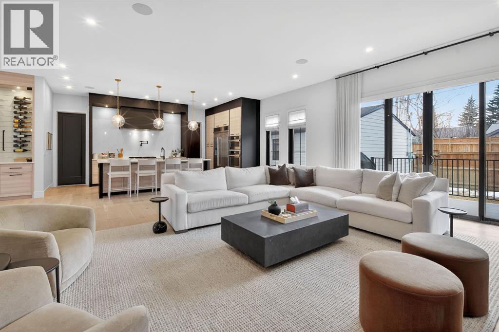 6515 Longmoor Way Sw, Calgary, Alberta  T3E 5Z8 - Photo 7 - A2294630