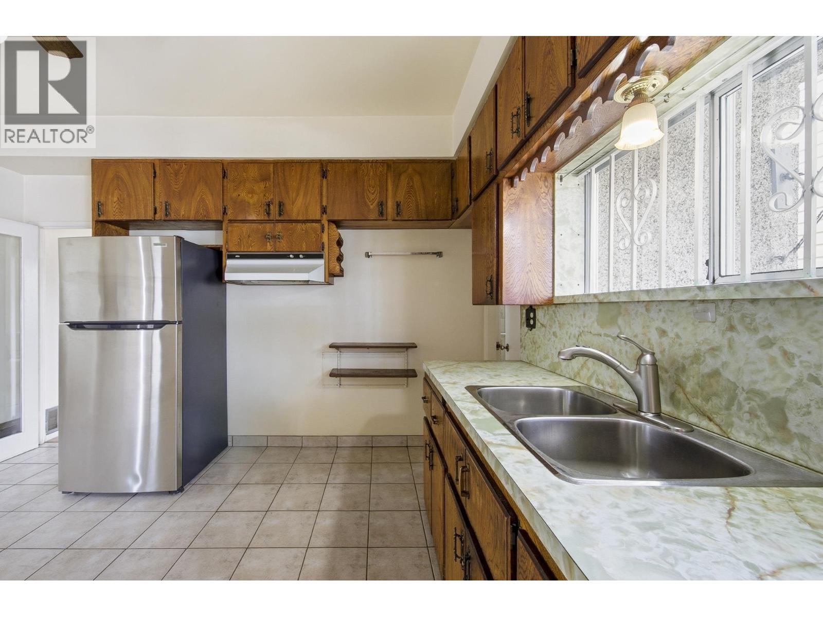 3521 Triumph Street, Vancouver, British Columbia  V5K 1V2 - Photo 6 - R3103543