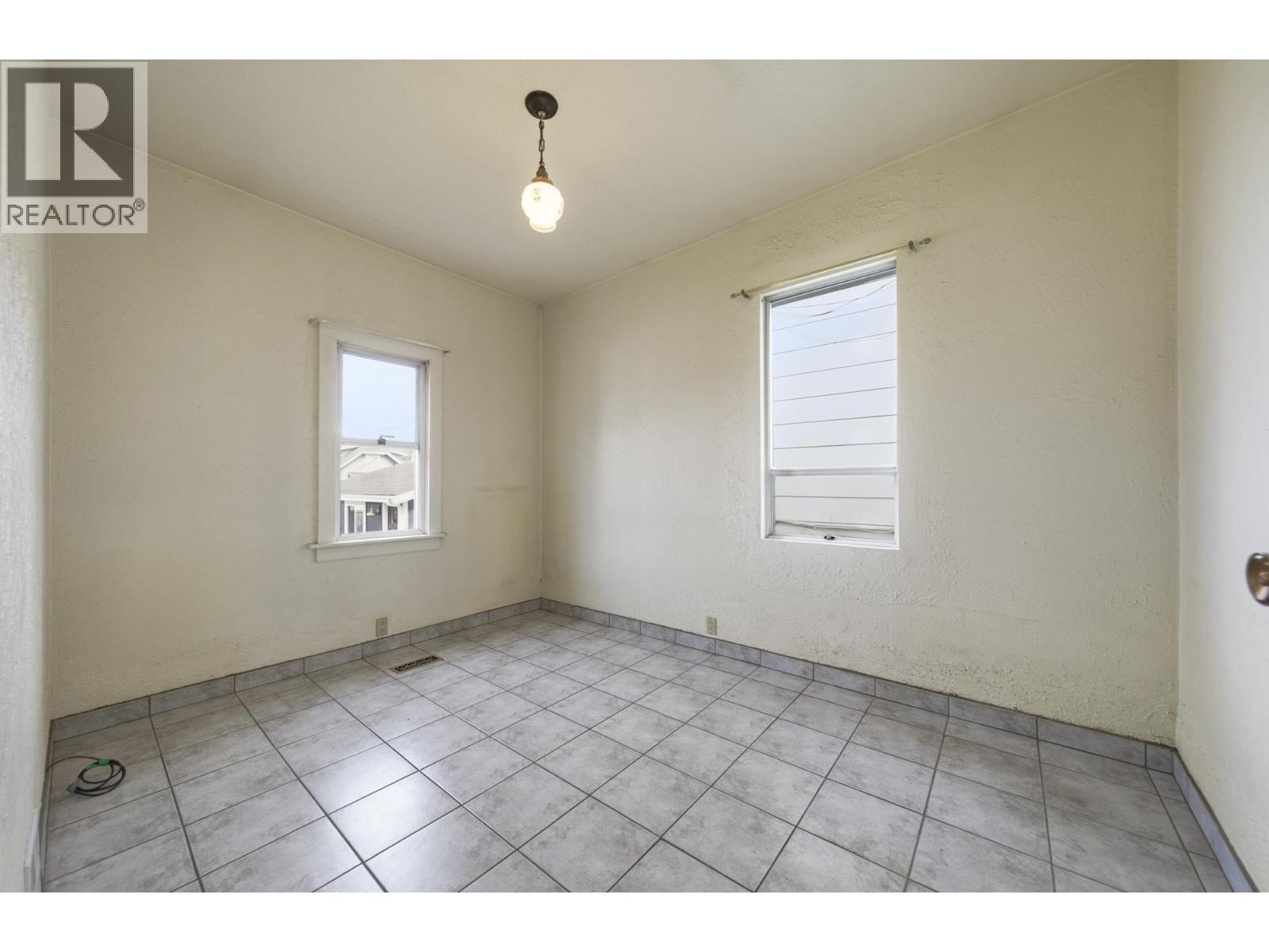 3521 Triumph Street, Vancouver, British Columbia  V5K 1V2 - Photo 11 - R3103543