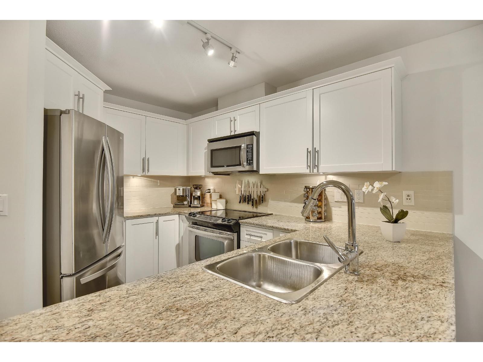 402 8915 202 Street, Langley, British Columbia  V1M 0B5 - Photo 10 - R3090161