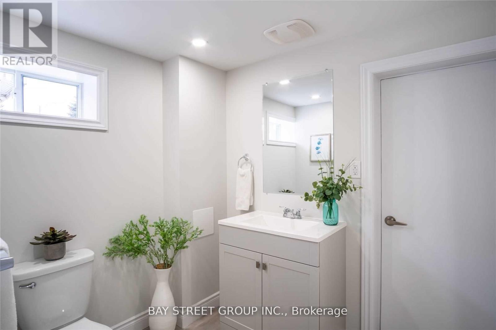 Lower - 351 East 27th Street, Hamilton, Ontario  L8V 3G9 - Photo 12 - X12922158